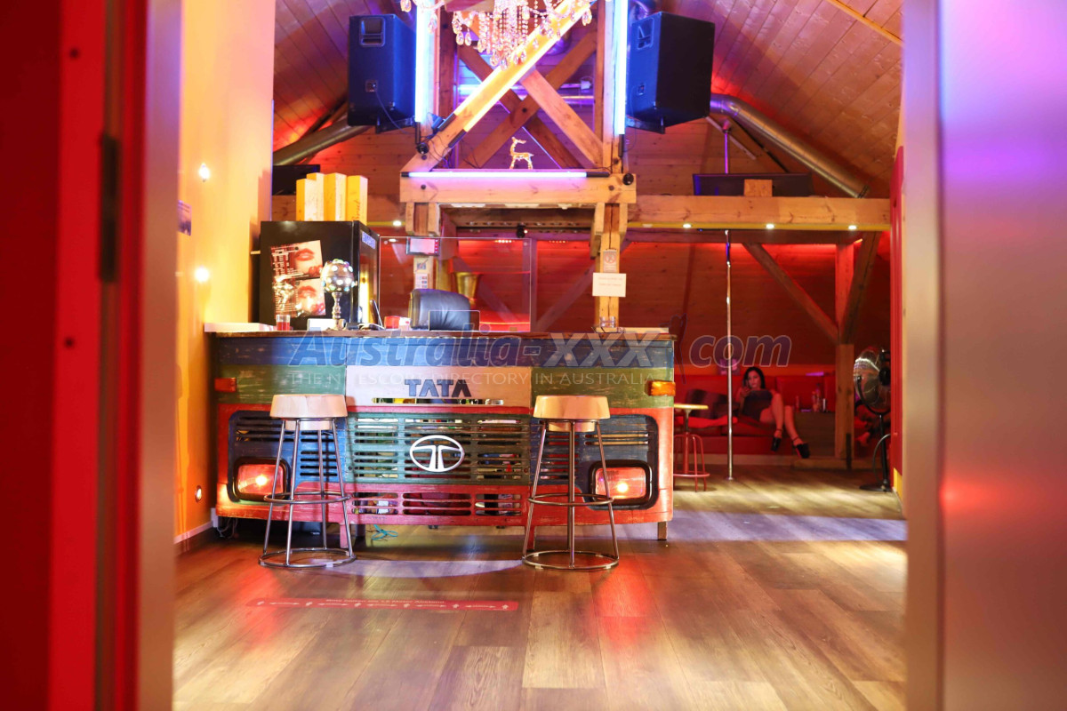 Sex Clubs Studios and escorts girls for